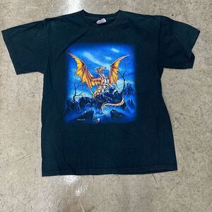Early 2000’s Graphic Dragon T Shirt Great Condition